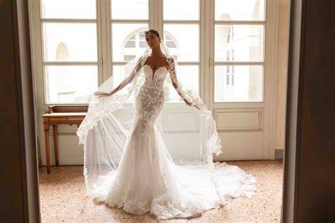 Modelli di abiti da sposa Diamond Couture