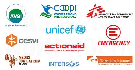 Collage di bomboniere solidali di diverse organizzazioni benefiche