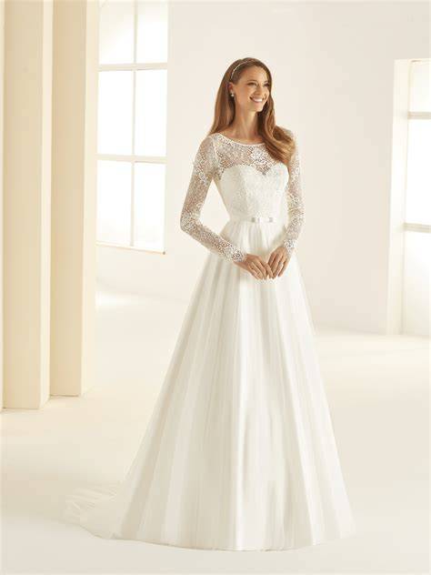 Vestito da sposa vintage con pizzo e maniche lunghe