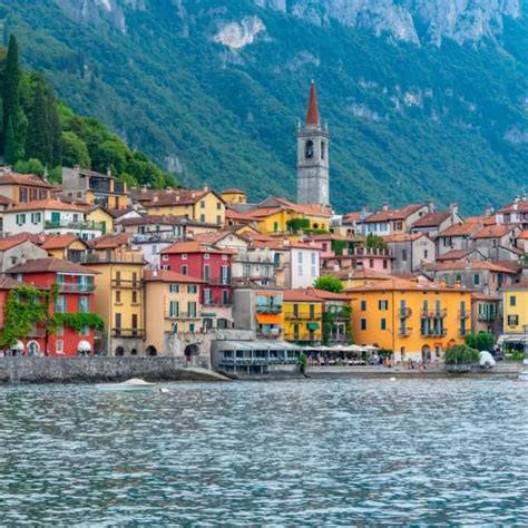 Panoramica del pittoresco villaggio di Varenna sul Lago di Como