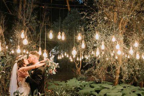Illuminazione per matrimoni all'aperto