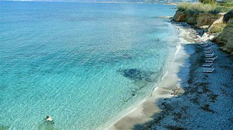 Panorama di Hersonissos con locali e spiaggia