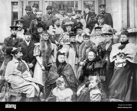 Regina Vittoria con i suoi figli