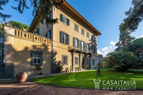 Interno di una villa storica toscana