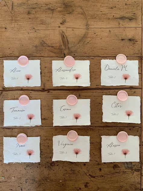 Esempi di escort card personalizzate per matrimonio