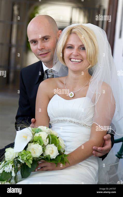 Coppia di sposi felice