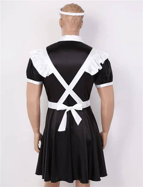 Dettagli di un costume da cameriera: colletto, papillon, gonna