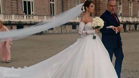 Dettaglio dell'abito da sposa di Gessica Notaro