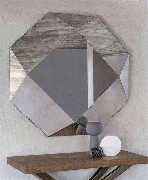 Specchio di design con cornice geometrica