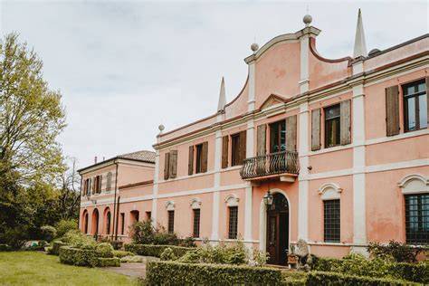 Villa Massari interno con camino