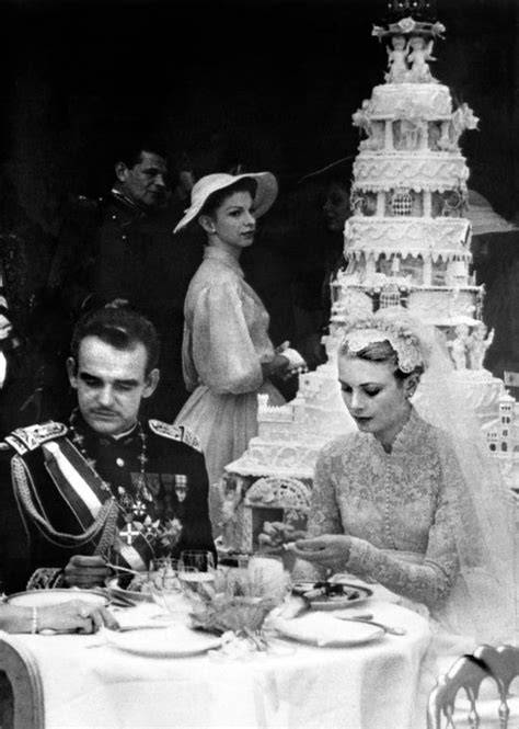 Torta nuziale di Ranieri III e Grace Kelly