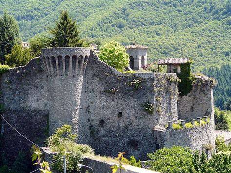 Castiglione di Garfagnana mura medievali