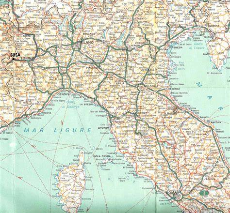 Mappa stradale dell'Europa con percorsi in auto