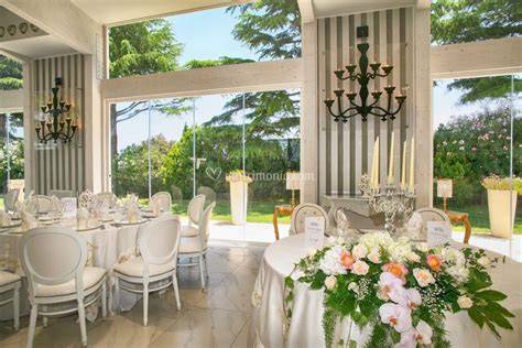 Interno di Corte degli Svevi con dettagli eleganti