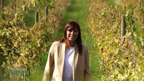 Monica Caradonna in un contesto di enogastronomia